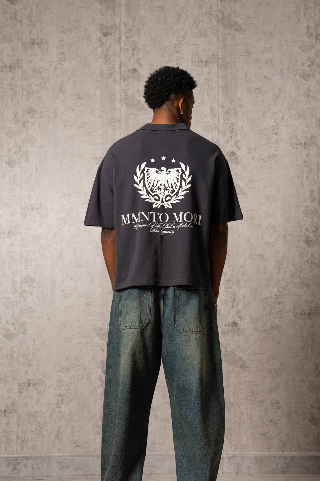 POLO PIQUÉ MEMENTO MORI PLOMO