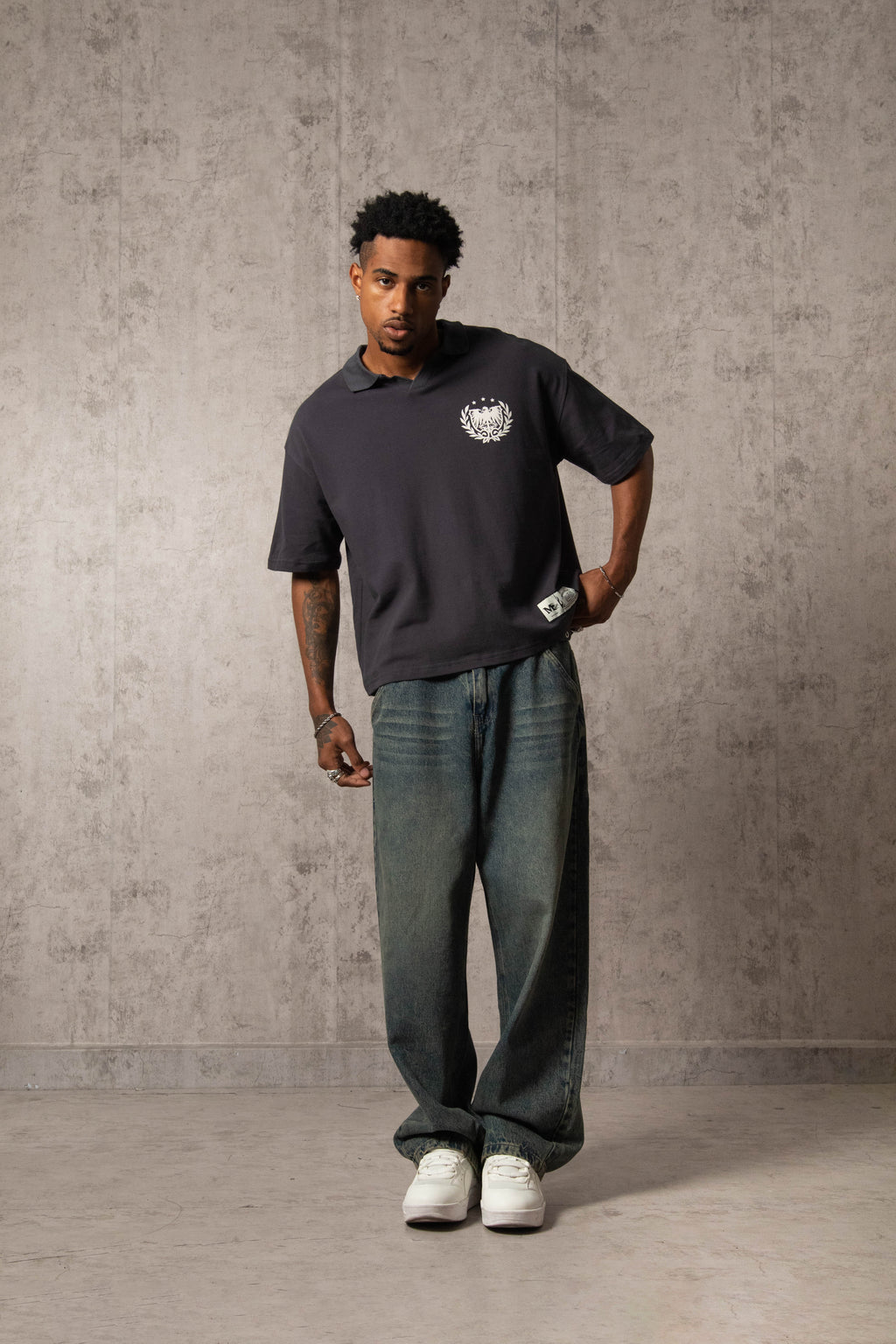 POLO PIQUÉ MEMENTO MORI PLOMO