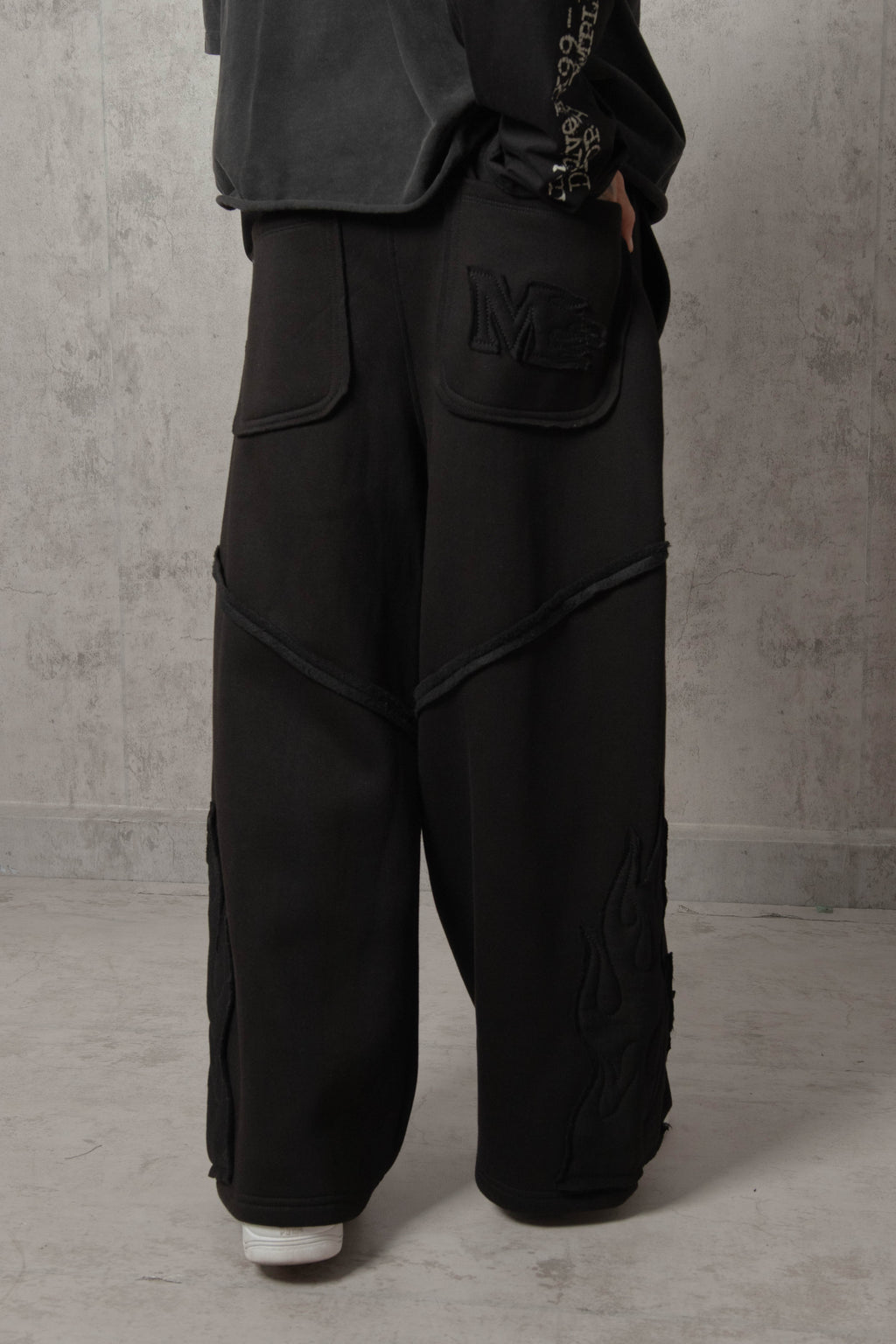 JOGGER FLAME NEGRO