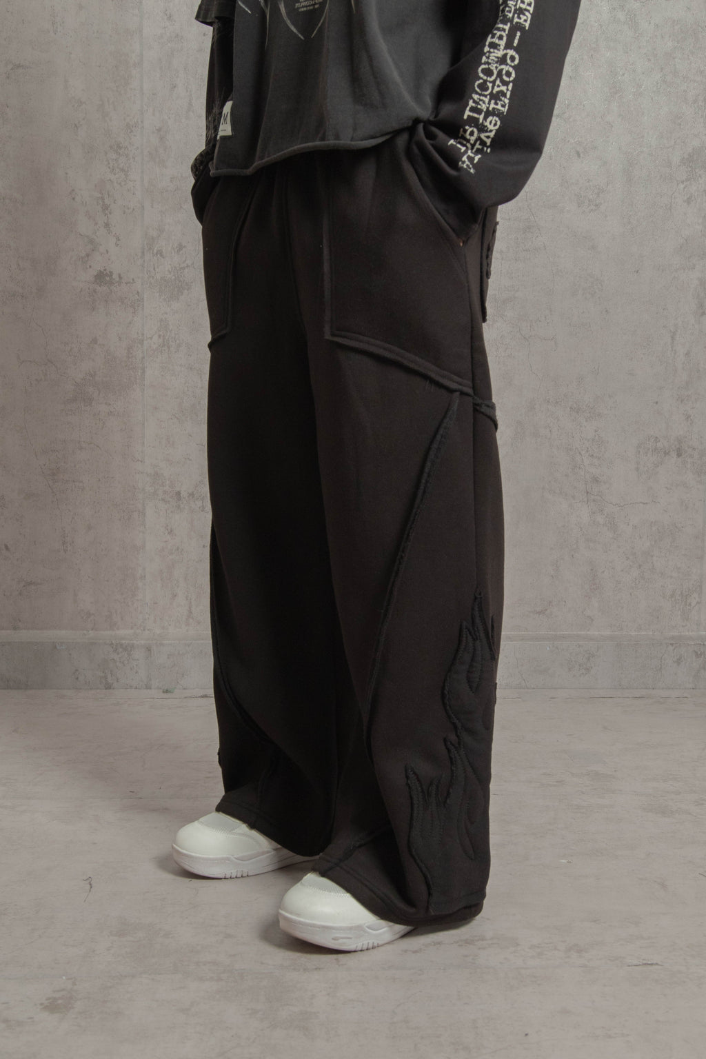 JOGGER FLAME NEGRO