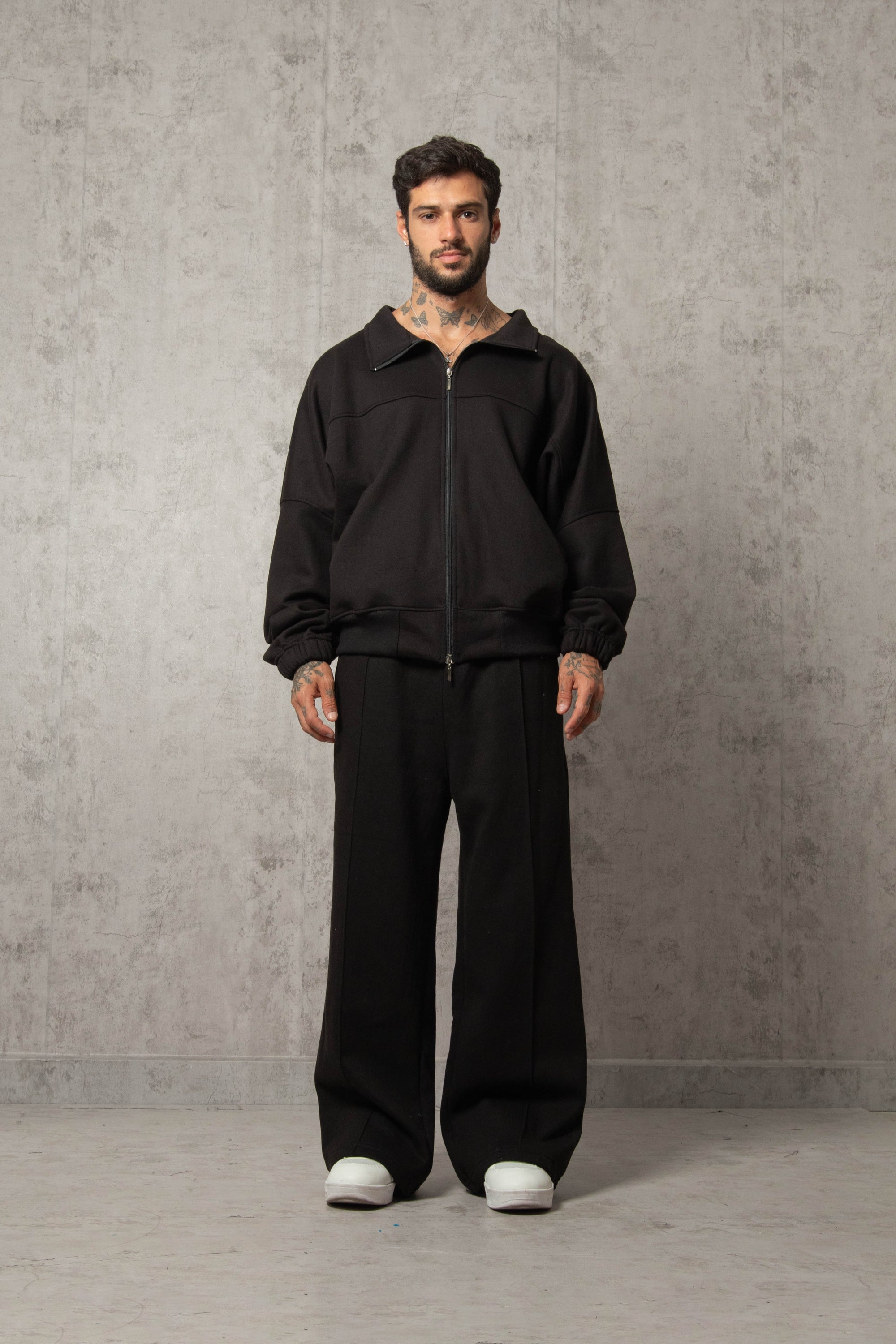 CONJUNTO ESSENTIAL WIDE NEGRO