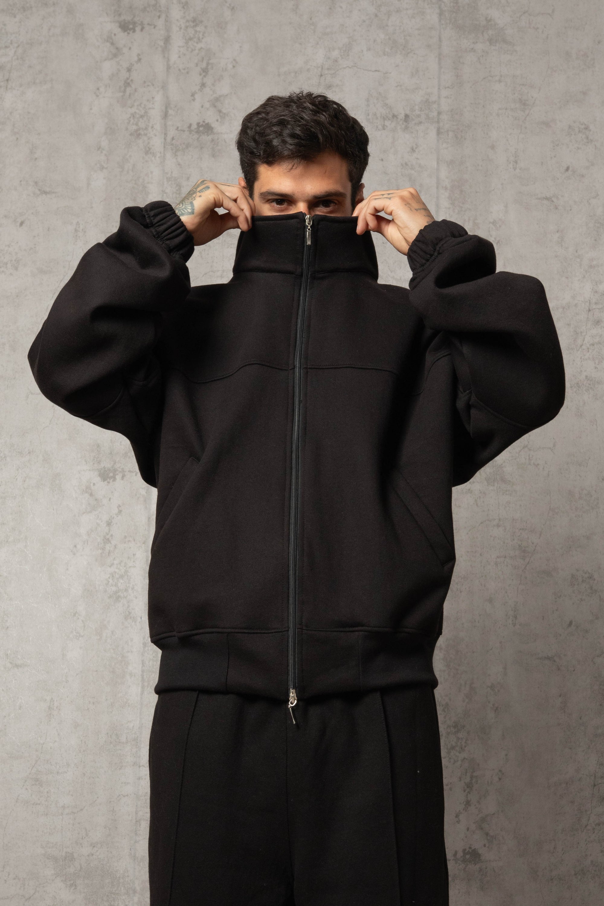 CONJUNTO ESSENTIAL WIDE NEGRO