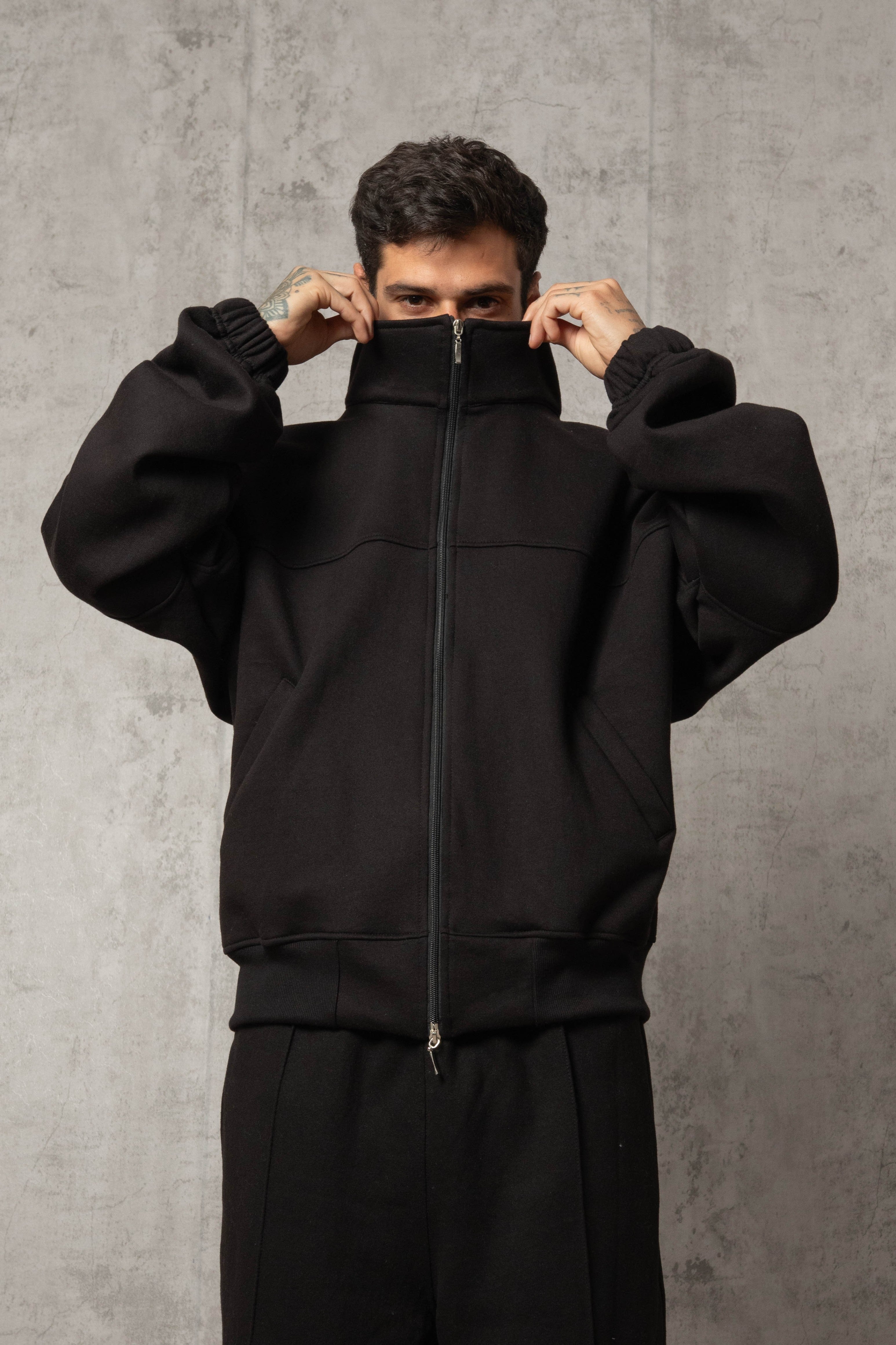 CONJUNTO ESSENTIAL WIDE NEGRO
