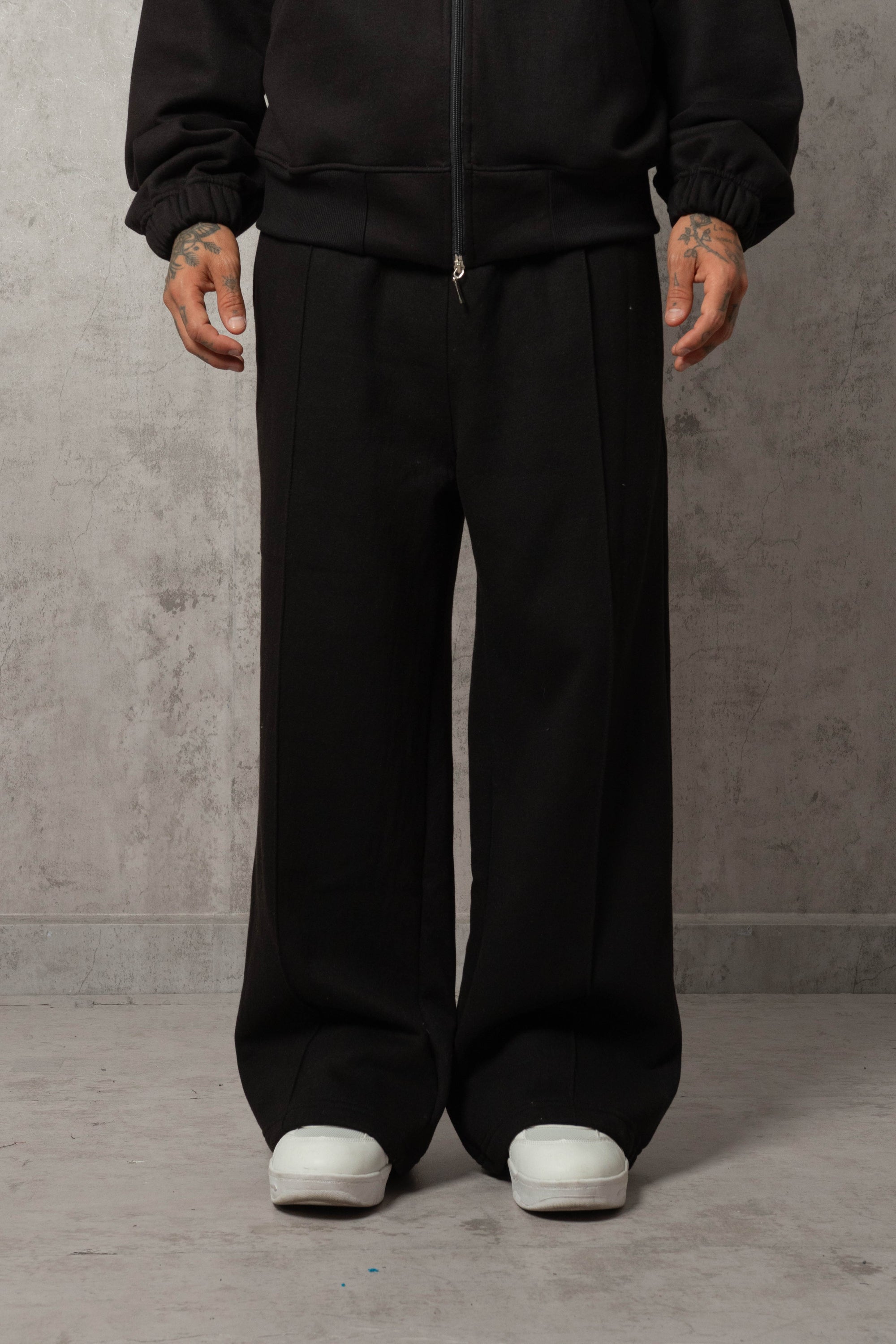 CONJUNTO ESSENTIAL WIDE NEGRO