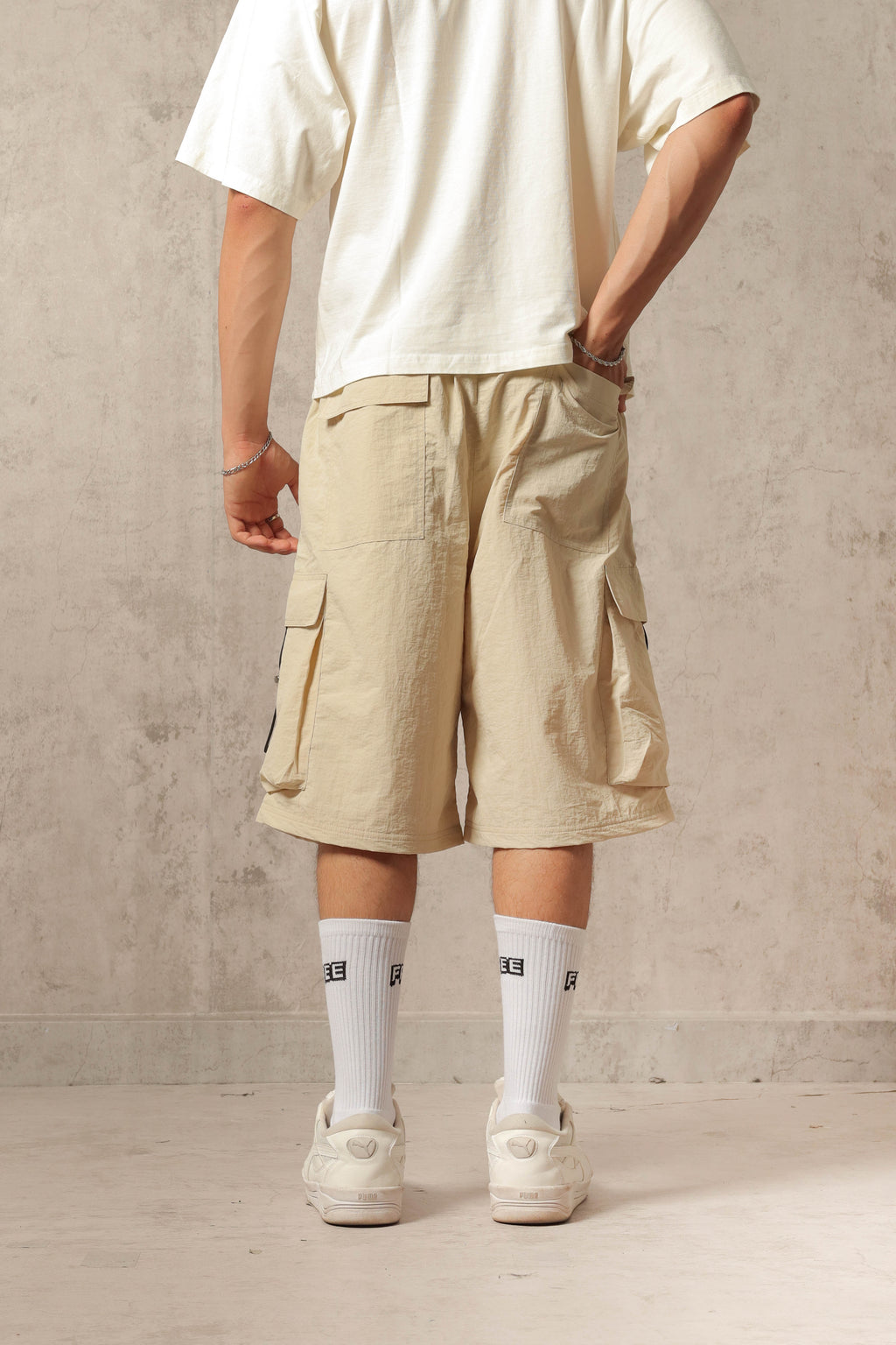 SHORT PARACHUTE CARGO HUESO