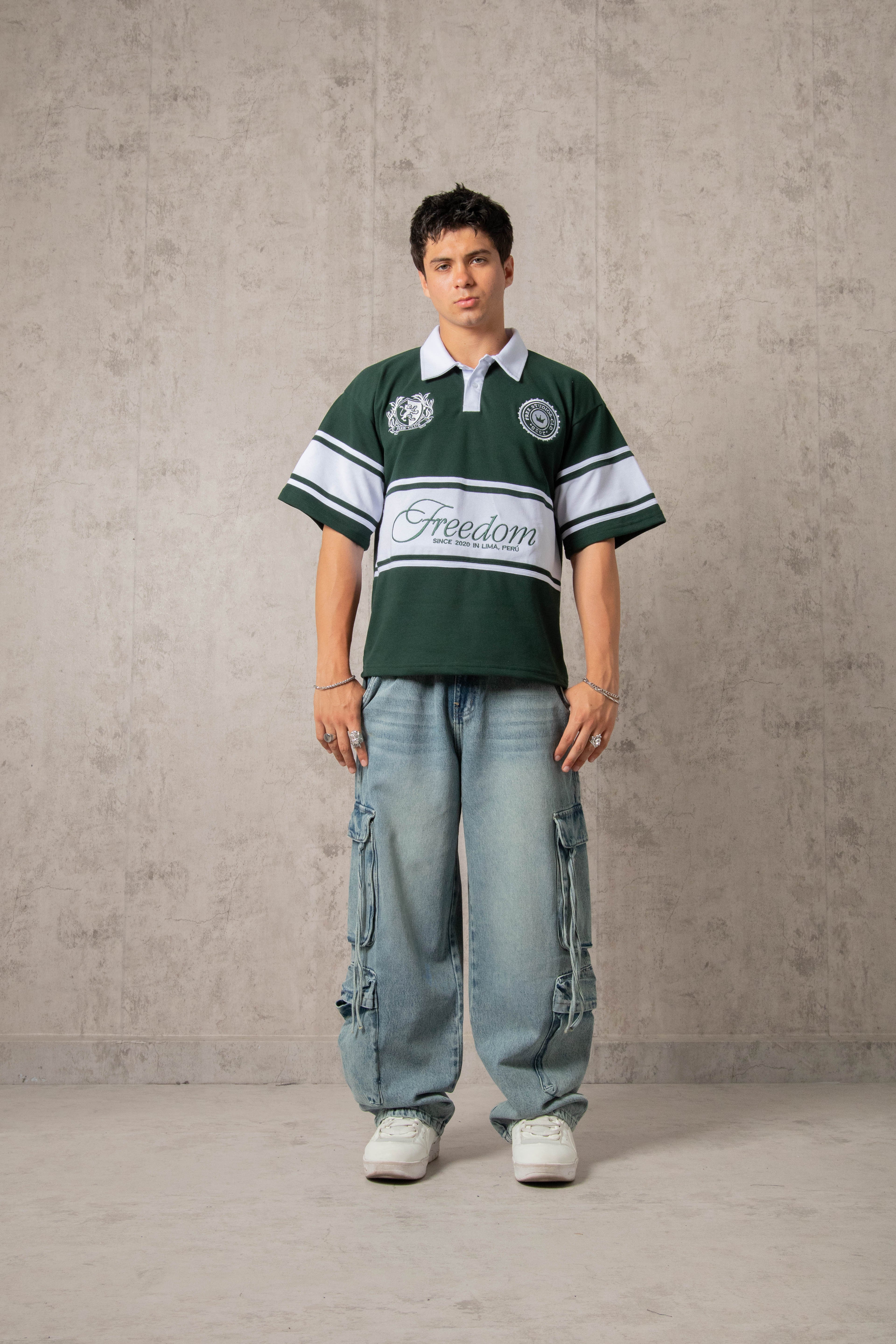 POLO PIQUÉ FREEDOM COLLEGE VERDE HUMO