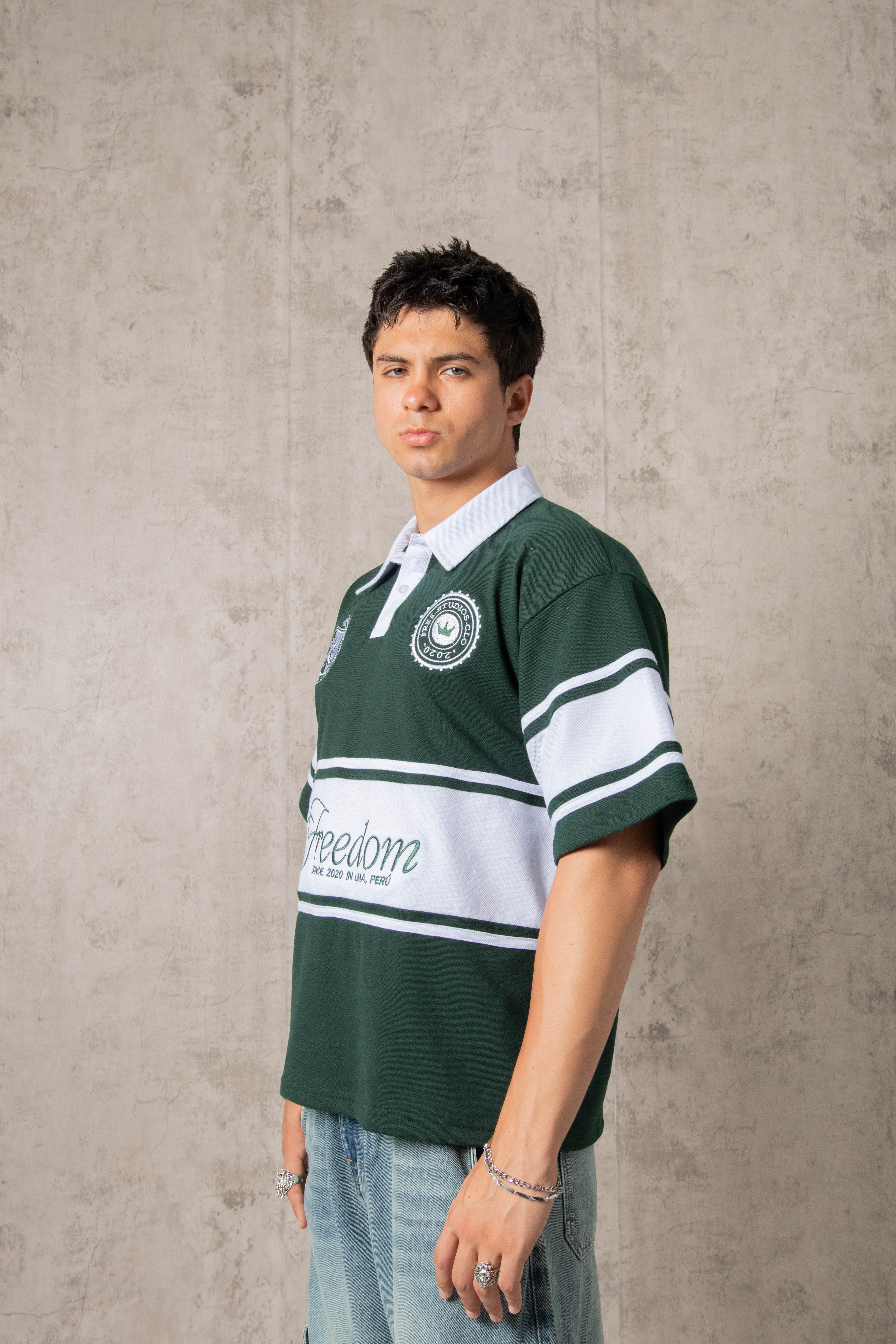 POLO PIQUÉ FREEDOM COLLEGE VERDE HUMO