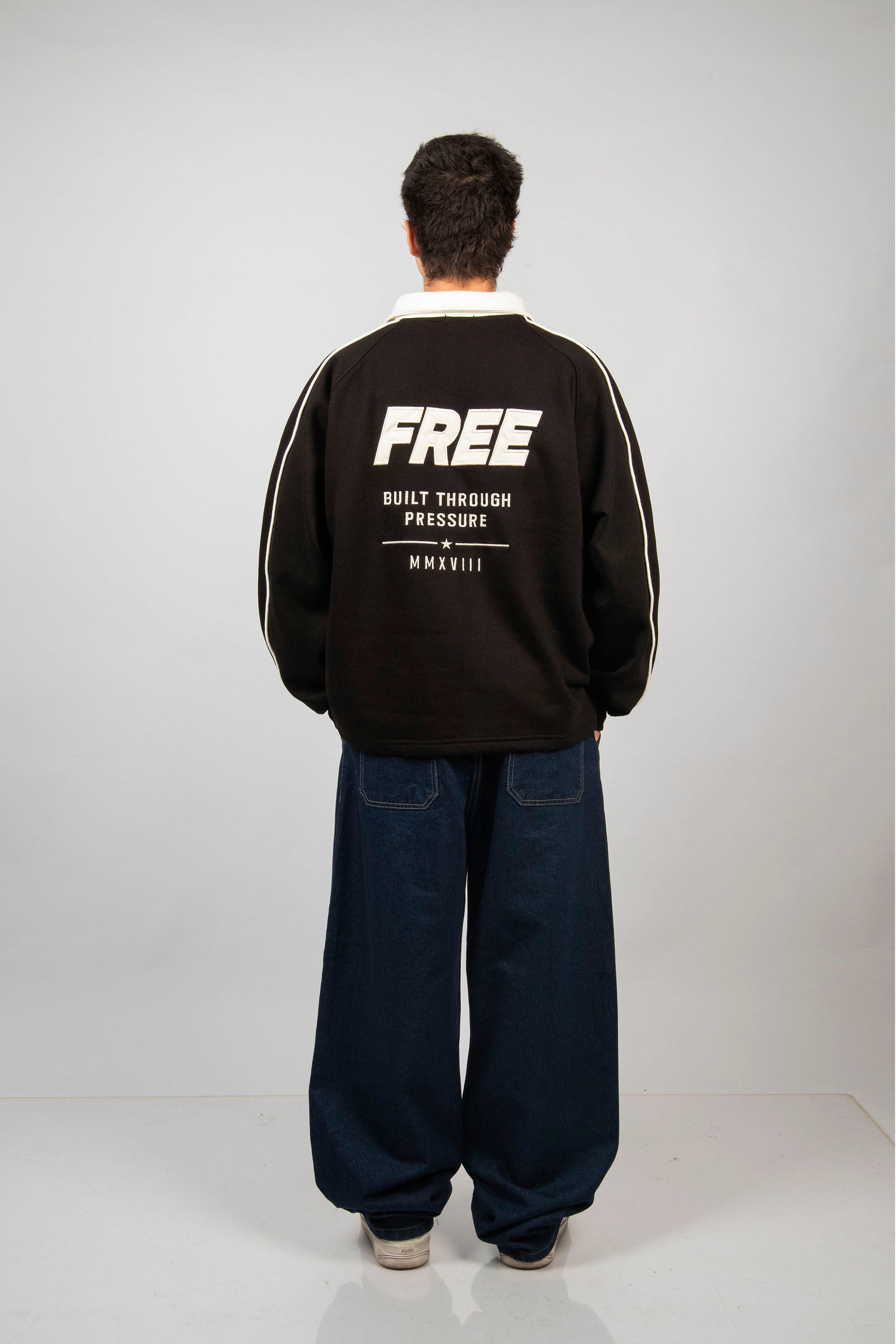 POLERA CROP RANGLAN STAY REAL NEGRO