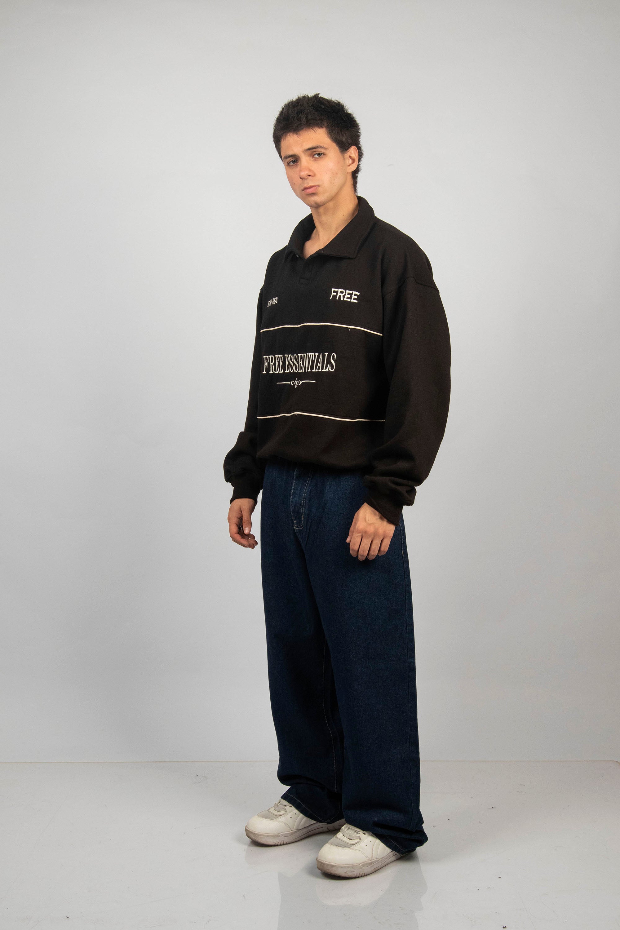 POLERA CROP FREE ESSENTIAL NEGRO