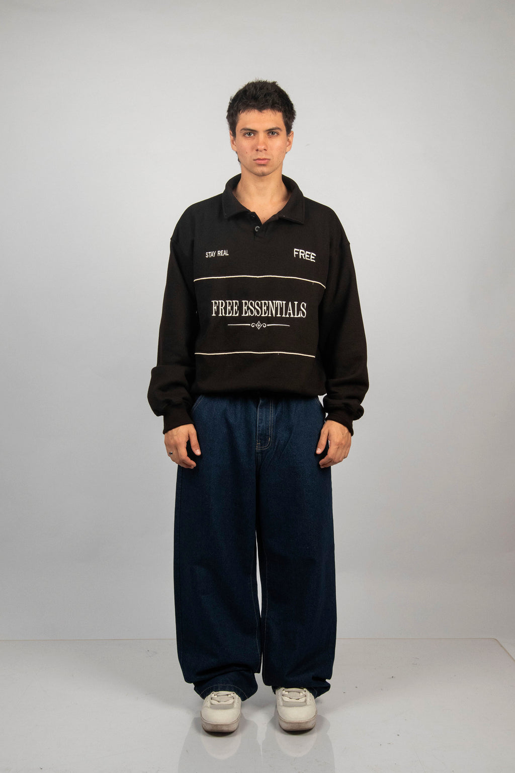 POLERA CROP FREE ESSENTIAL NEGRO