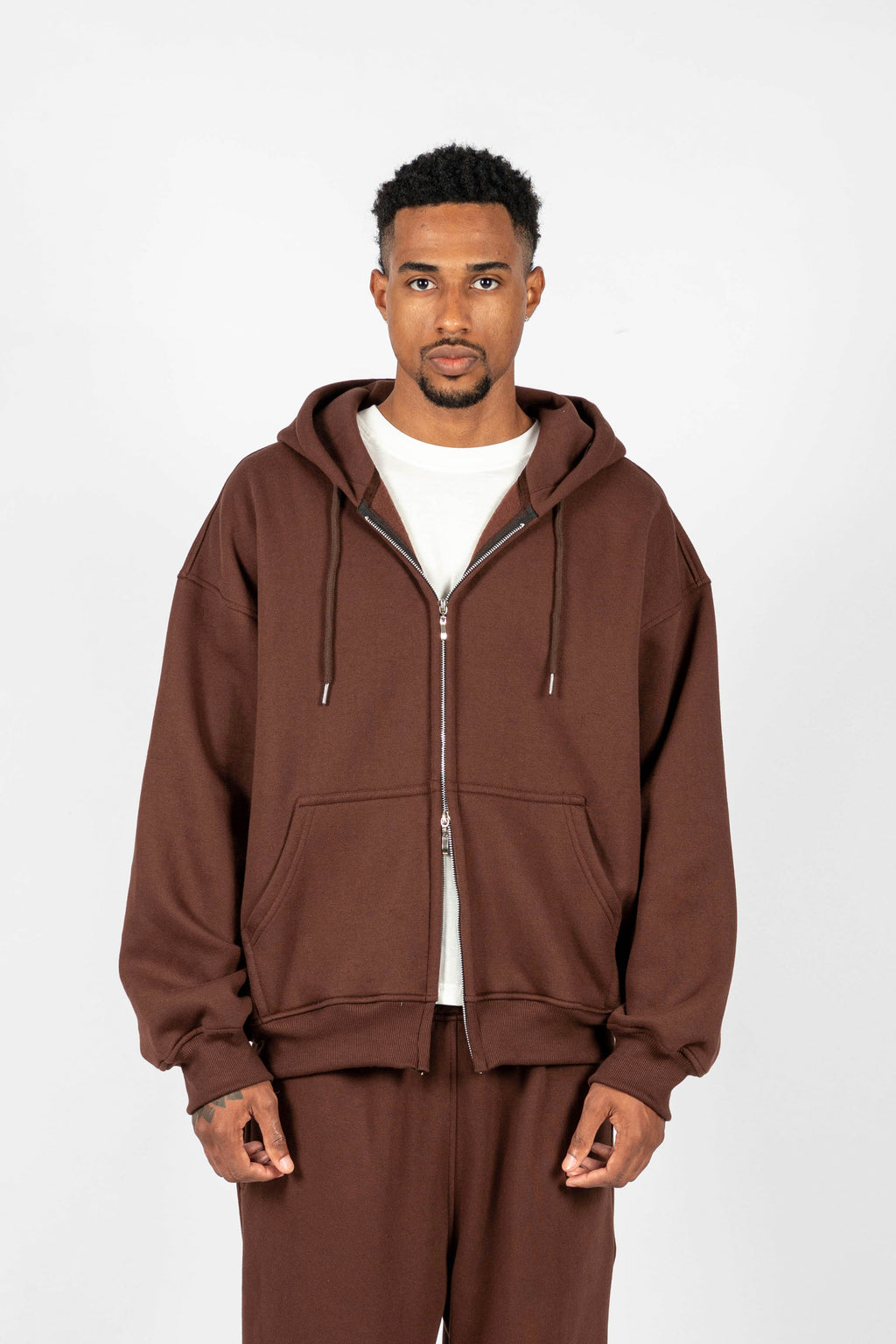 SET FREE ZIP HODDIE + JOGGER – MARRÓN