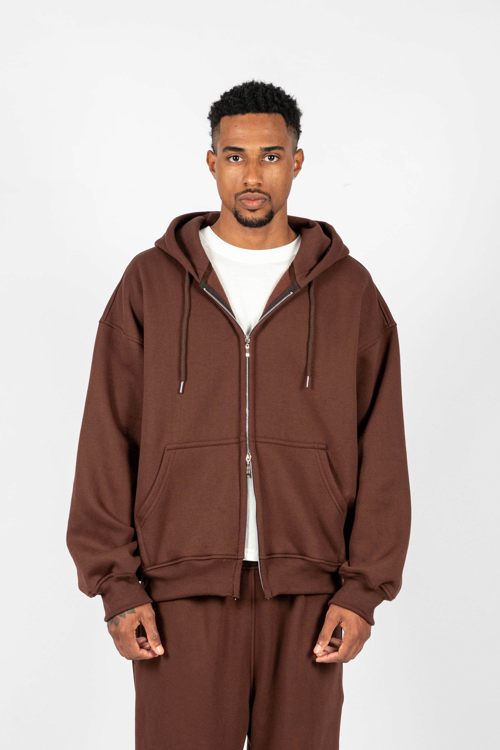 SET FREE ZIP HODDIE + JOGGER – MARRÓN