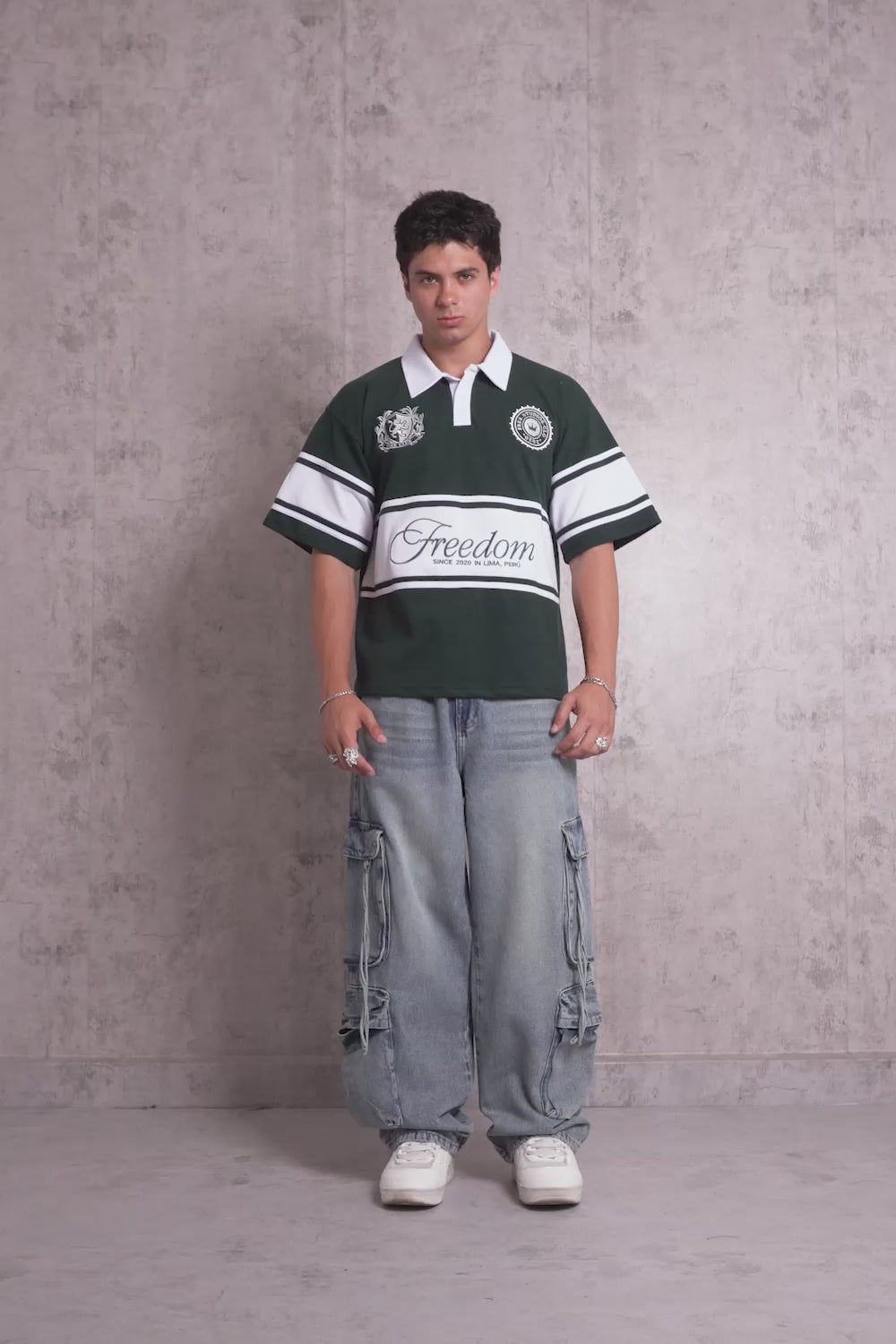 POLO PIQUÉ FREEDOM COLLEGE VERDE HUMO