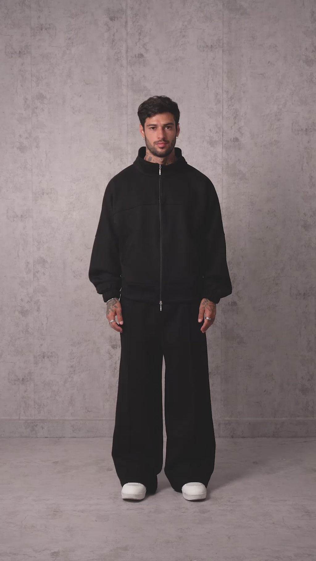 CONJUNTO ESSENTIAL WIDE NEGRO