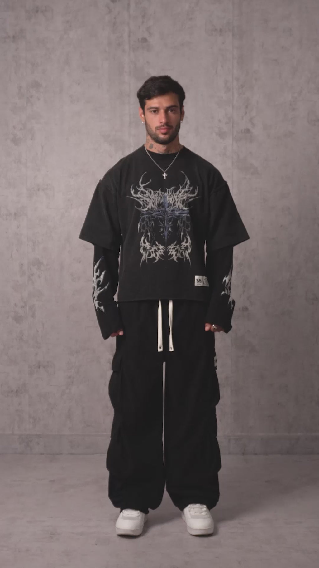 JOGGER CARGO CORDUROY NEGRO